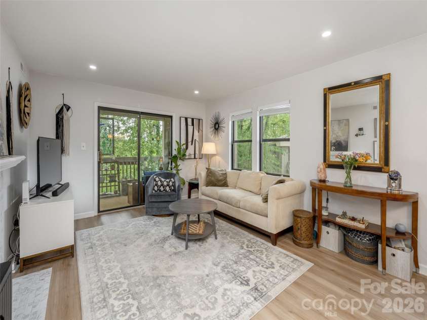 1305 Abbey Circle, Asheville, NC 28805.  MLS# CAR4385347, YatesRealty ID 28449. 