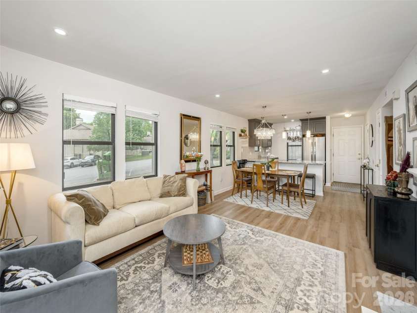 1305 Abbey Circle, Asheville, NC 28805.  MLS# CAR4385347, YatesRealty ID 28449. 