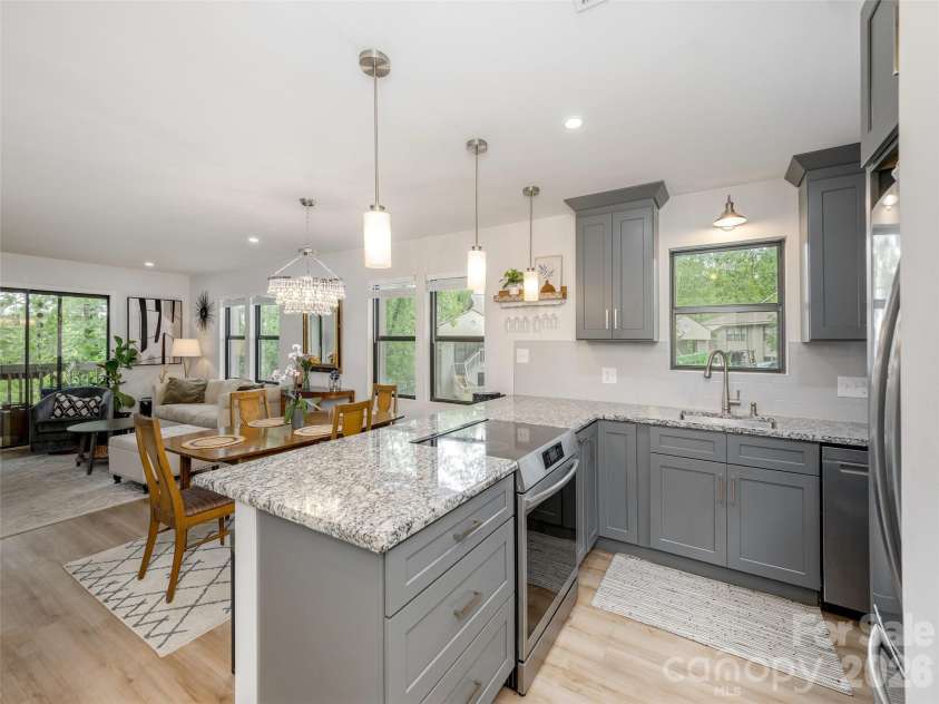 1305 Abbey Circle, Asheville, NC 28805.  MLS# CAR4385347, YatesRealty ID 28449. 