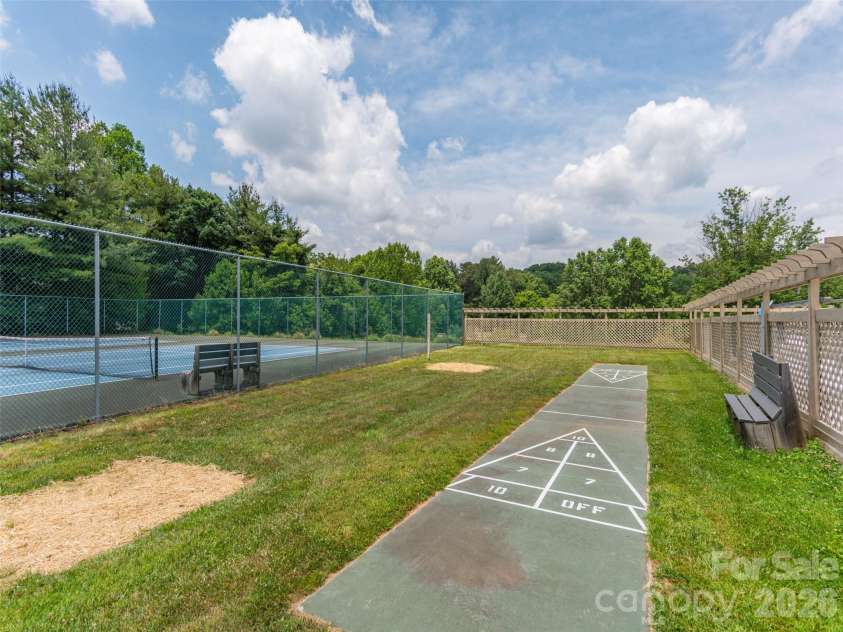 1305 Abbey Circle, Asheville, NC 28805.  MLS# CAR4385347, YatesRealty ID 28449. 