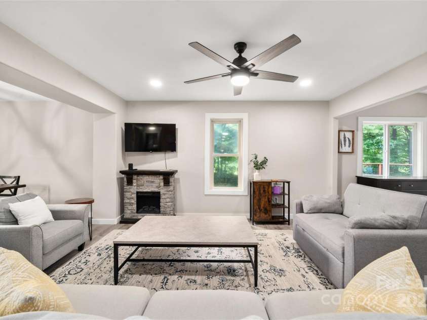 204 Terrys Gap Loop Road, Fletcher, NC 28732.  MLS# CAR4272352, YatesRealty ID 28449. 