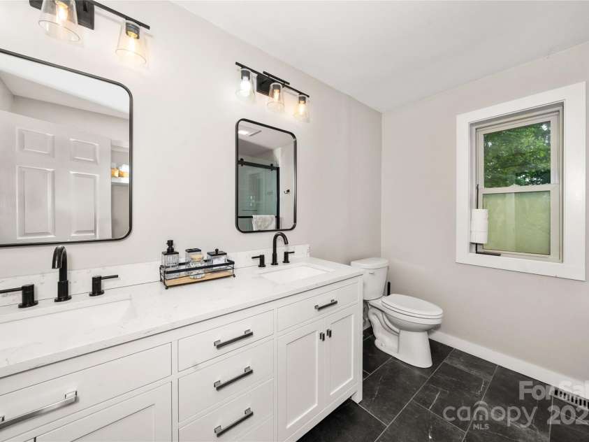 204 Terrys Gap Loop Road, Fletcher, NC 28732.  MLS# CAR4272352, YatesRealty ID 28449. 