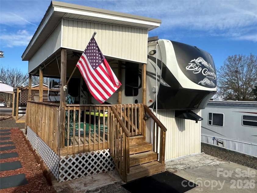 108 Grand View Drive, New London, NC 28127.  MLS# CAR4322462, YatesRealty ID 2845. 