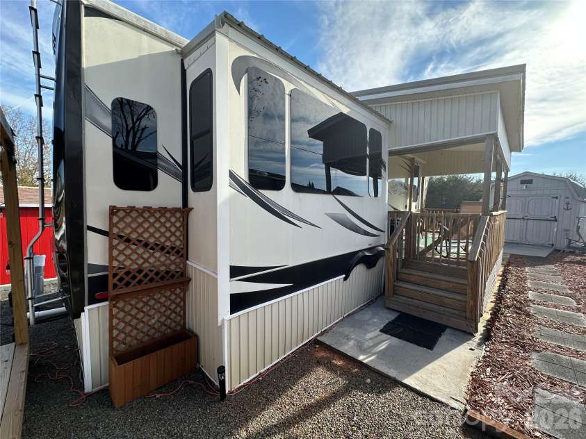 108 Grand View Drive, New London, NC 28127.  MLS# CAR4322462, YatesRealty ID 2845. 