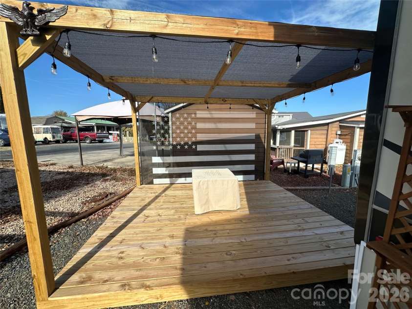 108 Grand View Drive, New London, NC 28127.  MLS# CAR4322462, YatesRealty ID 2845. 