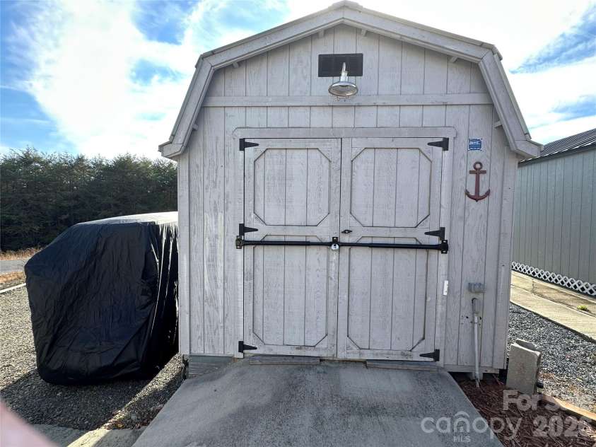 108 Grand View Drive, New London, NC 28127.  MLS# CAR4322462, YatesRealty ID 2845. 