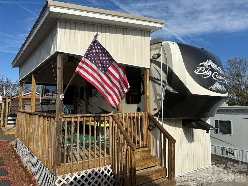 108 Grand View Drive, New London, NC 28127.  MLS# CAR4322462, YatesRealty ID 2845. 