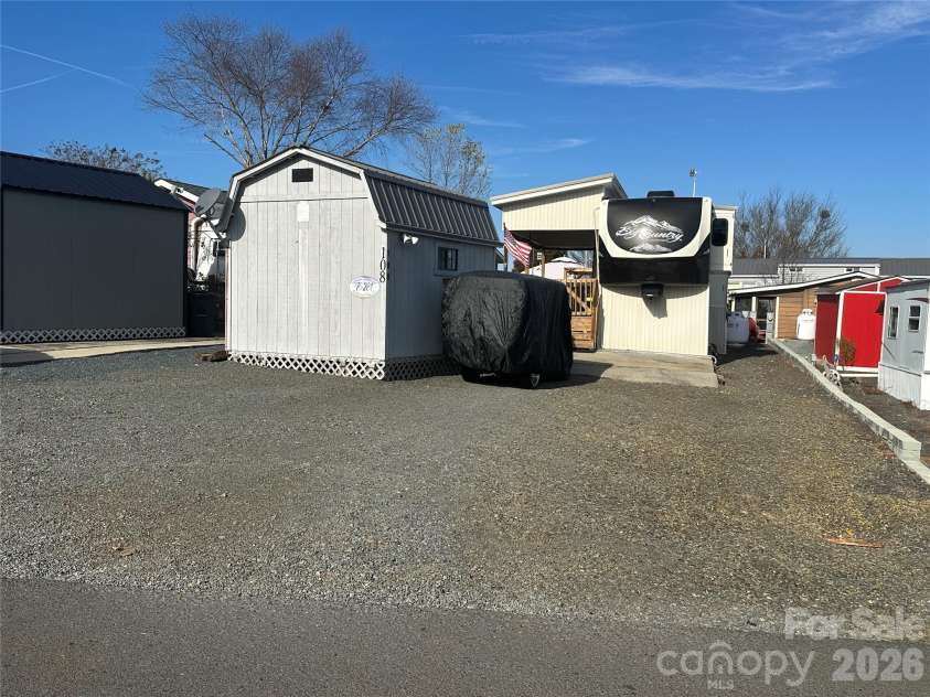 108 Grand View Drive, New London, NC 28127.  MLS# CAR4322462, YatesRealty ID 2845. 