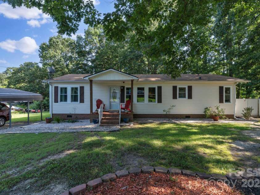 115 Red Fox Court, Mount Holly, NC 28120.  MLS# CAR4280215, YatesRealty ID 28451. 