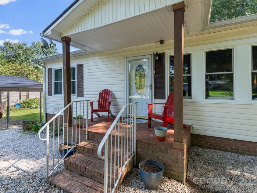 115 Red Fox Court, Mount Holly, NC 28120.  MLS# CAR4280215, YatesRealty ID 28451. 