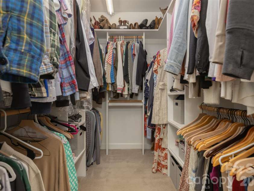 425 Sondley Woods Place, Asheville, NC 28805.  MLS# CAR4387900, YatesRealty ID 28454. Walk in closet.