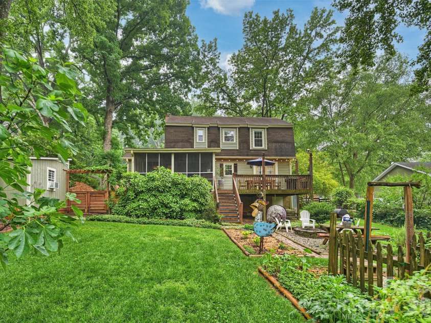 11321 Torino Road, Matthews, NC 28105.  MLS# CAR4335303, YatesRealty ID 28455. 