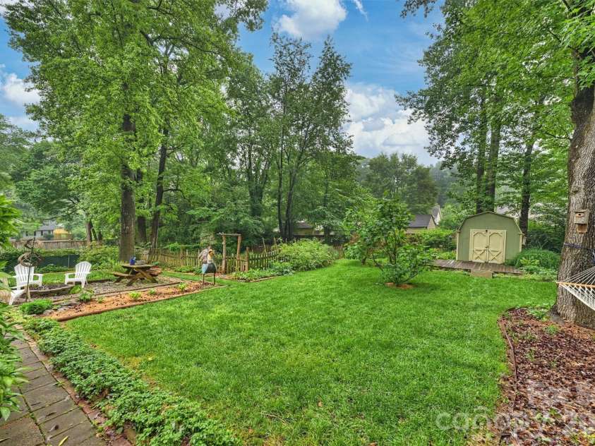 11321 Torino Road, Matthews, NC 28105.  MLS# CAR4335303, YatesRealty ID 28455. 