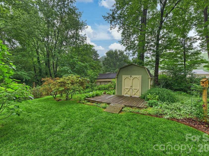 11321 Torino Road, Matthews, NC 28105.  MLS# CAR4335303, YatesRealty ID 28455. 