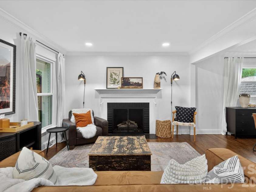 1910 Wensley Drive, Charlotte, NC 28210.  MLS# CAR4388306, YatesRealty ID 28456. 