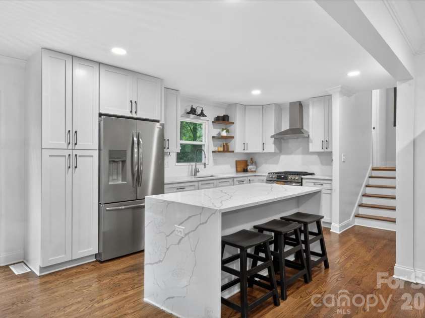 1910 Wensley Drive, Charlotte, NC 28210.  MLS# CAR4388306, YatesRealty ID 28456. 