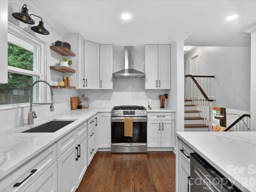 1910 Wensley Drive, Charlotte, NC 28210.  MLS# CAR4388306, YatesRealty ID 28456. 