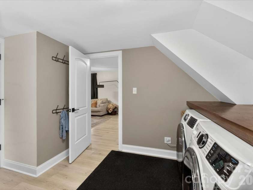 1910 Wensley Drive, Charlotte, NC 28210.  MLS# CAR4388306, YatesRealty ID 28456. 