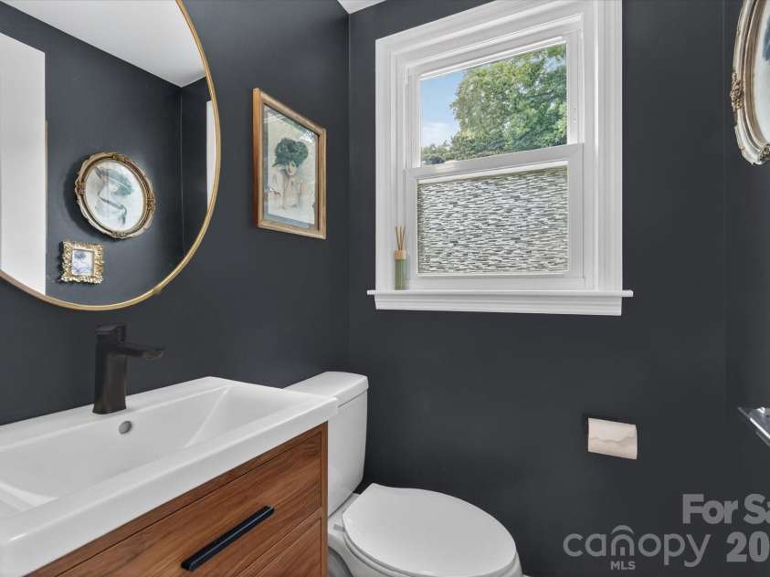 1910 Wensley Drive, Charlotte, NC 28210.  MLS# CAR4388306, YatesRealty ID 28456. 
