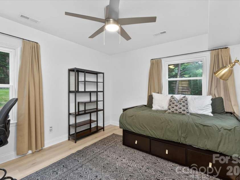 1910 Wensley Drive, Charlotte, NC 28210.  MLS# CAR4388306, YatesRealty ID 28456. 