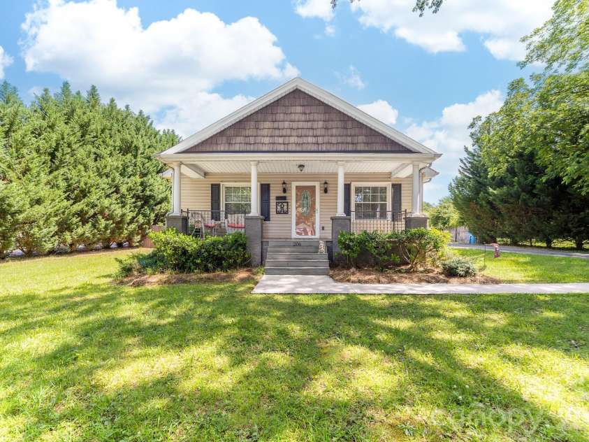 206 Eagle Road, Belmont, NC 28012.  MLS# CAR4388879, YatesRealty ID 28457. 