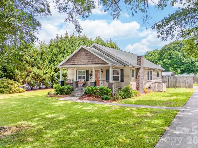 206 Eagle Road, Belmont, NC 28012.  MLS# CAR4388879, YatesRealty ID 28457. 