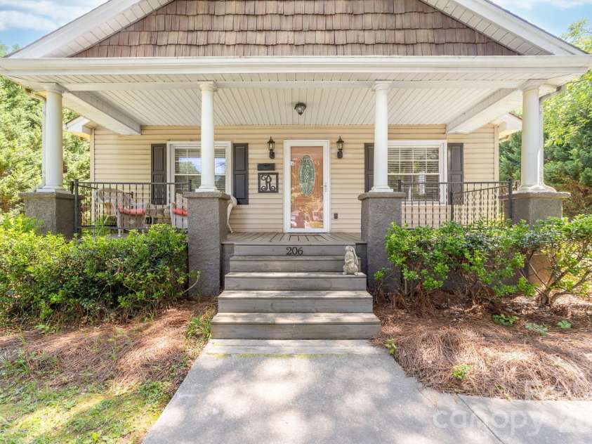 206 Eagle Road, Belmont, NC 28012.  MLS# CAR4388879, YatesRealty ID 28457. 