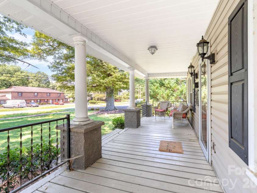206 Eagle Road, Belmont, NC 28012.  MLS# CAR4388879, YatesRealty ID 28457. 