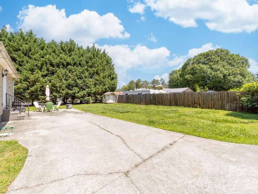 206 Eagle Road, Belmont, NC 28012.  MLS# CAR4388879, YatesRealty ID 28457. 