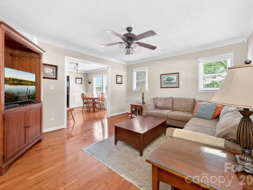 206 Eagle Road, Belmont, NC 28012.  MLS# CAR4388879, YatesRealty ID 28457. 