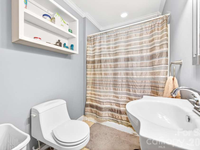 206 Eagle Road, Belmont, NC 28012.  MLS# CAR4388879, YatesRealty ID 28457. 