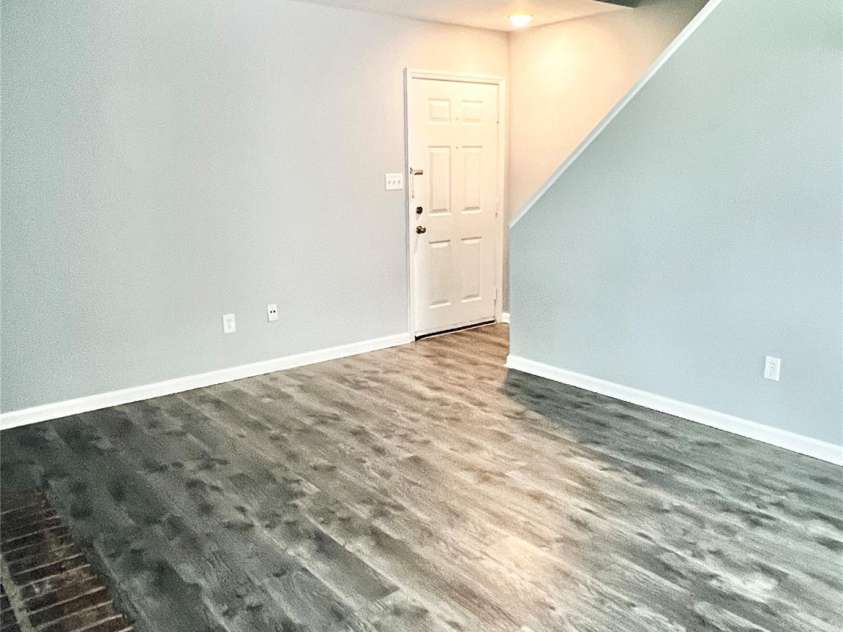 1422 Delane Avenue, Charlotte, NC 28211.  MLS# CAR4282002, YatesRealty ID 28458. 