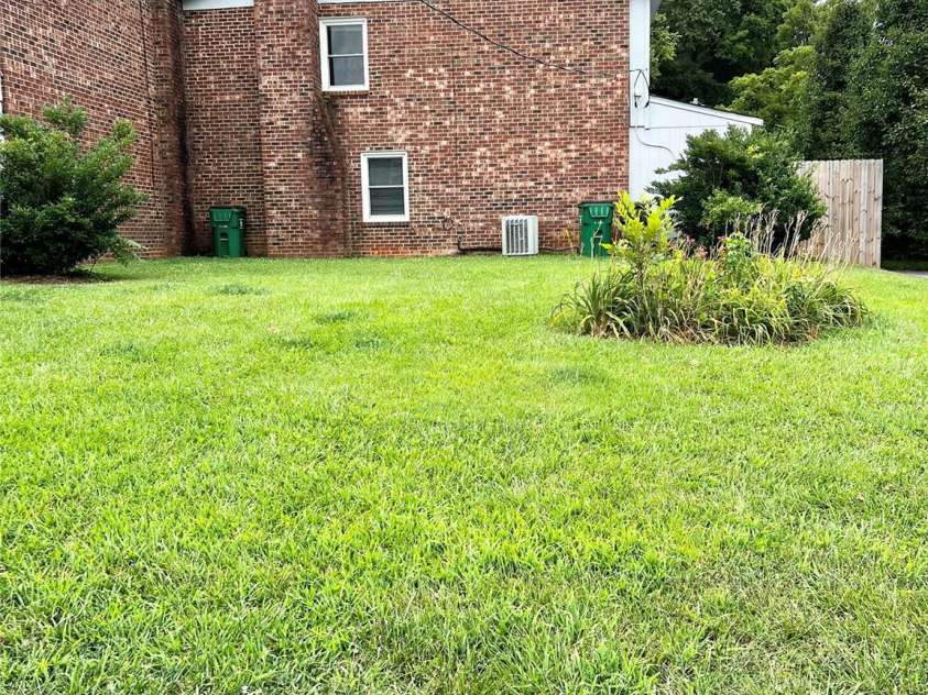 1422 Delane Avenue, Charlotte, NC 28211.  MLS# CAR4282002, YatesRealty ID 28458. 