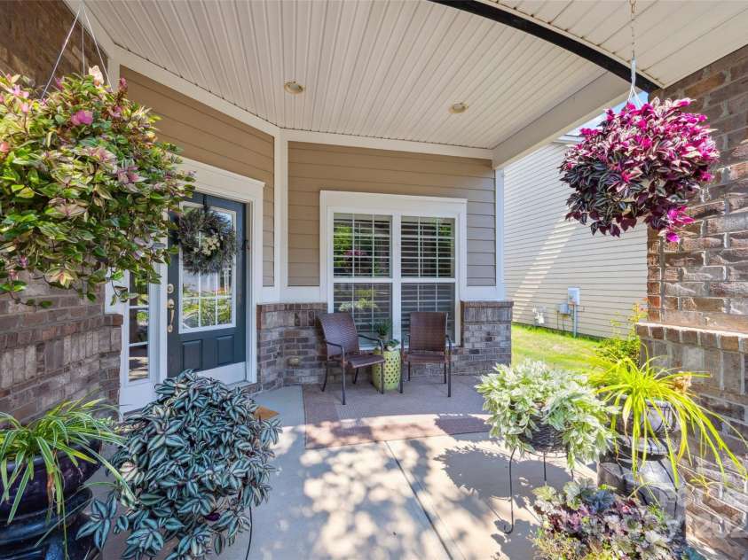 16833 Rudence Court, Charlotte, NC 28278.  MLS# CAR4277040, YatesRealty ID 28459. 