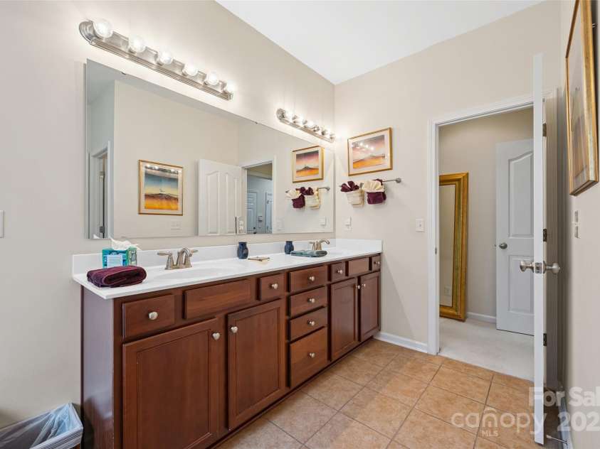 16833 Rudence Court, Charlotte, NC 28278.  MLS# CAR4277040, YatesRealty ID 28459. 