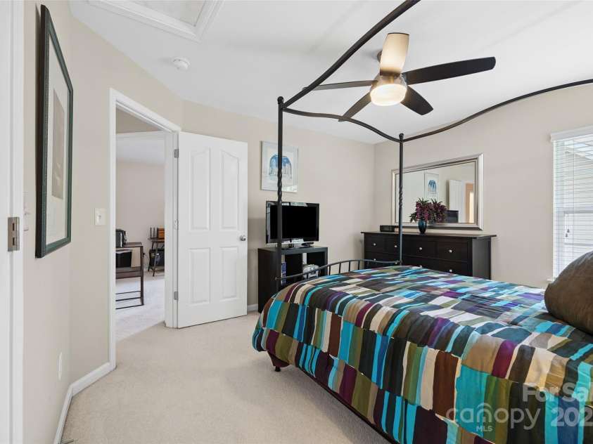 16833 Rudence Court, Charlotte, NC 28278.  MLS# CAR4277040, YatesRealty ID 28459. 