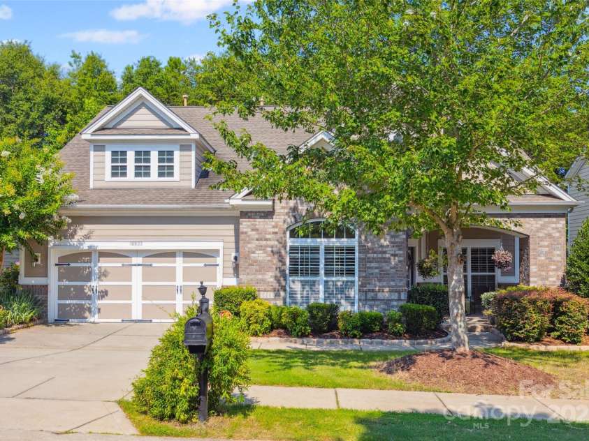 16833 Rudence Court, Charlotte, NC 28278.  MLS# CAR4277040, YatesRealty ID 28459. 