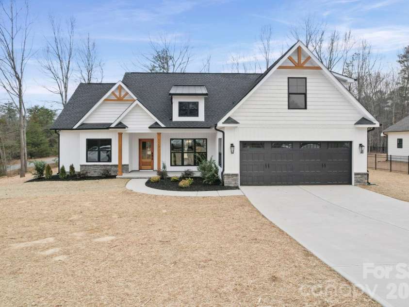 1113 Heather Oak Lane, Oakboro, NC 28129.  MLS# CAR4338144, YatesRealty ID 2846. 
