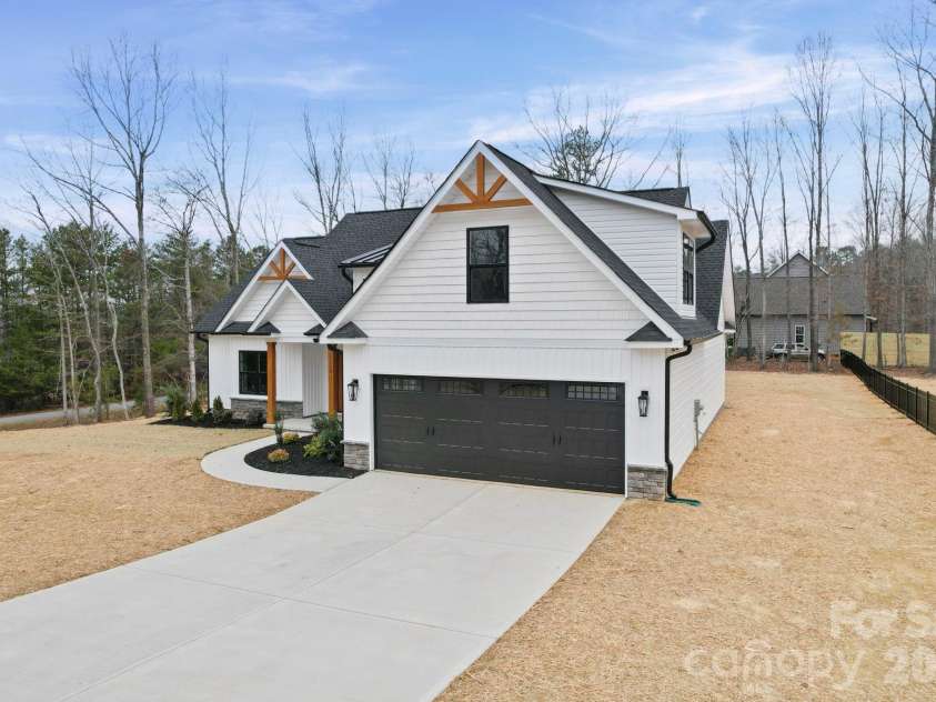 1113 Heather Oak Lane, Oakboro, NC 28129.  MLS# CAR4338144, YatesRealty ID 2846. 