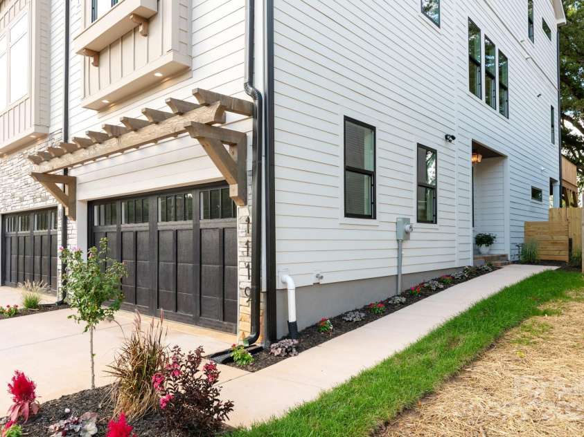 1119 Myers Street, Charlotte, NC 28206.  MLS# CAR4281419, YatesRealty ID 2846. 