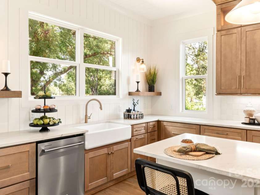 1119 Myers Street, Charlotte, NC 28206.  MLS# CAR4281419, YatesRealty ID 2846. 