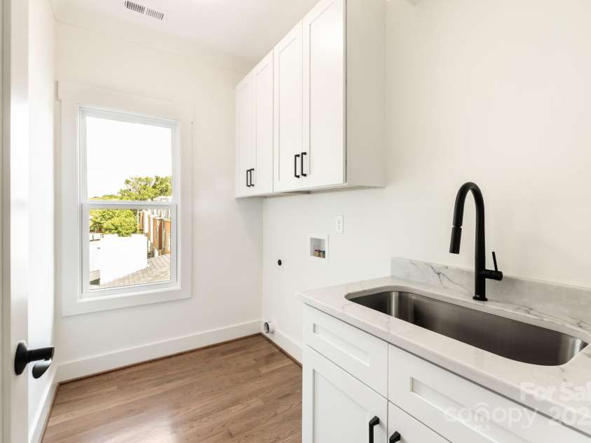 1119 Myers Street, Charlotte, NC 28206.  MLS# CAR4281419, YatesRealty ID 2846. 