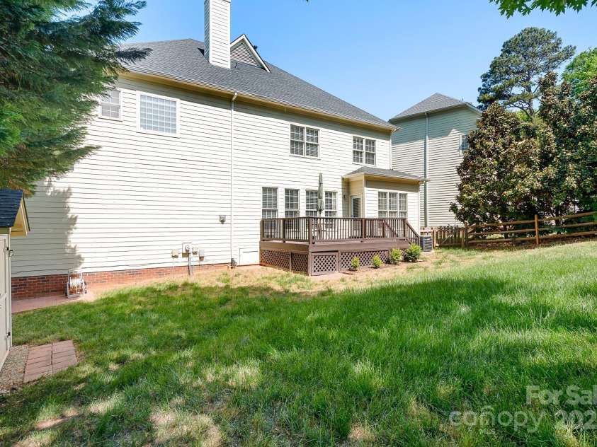 16028 Hallaton Drive, Huntersville, NC 28078.  MLS# CAR4254854, YatesRealty ID 28460. 