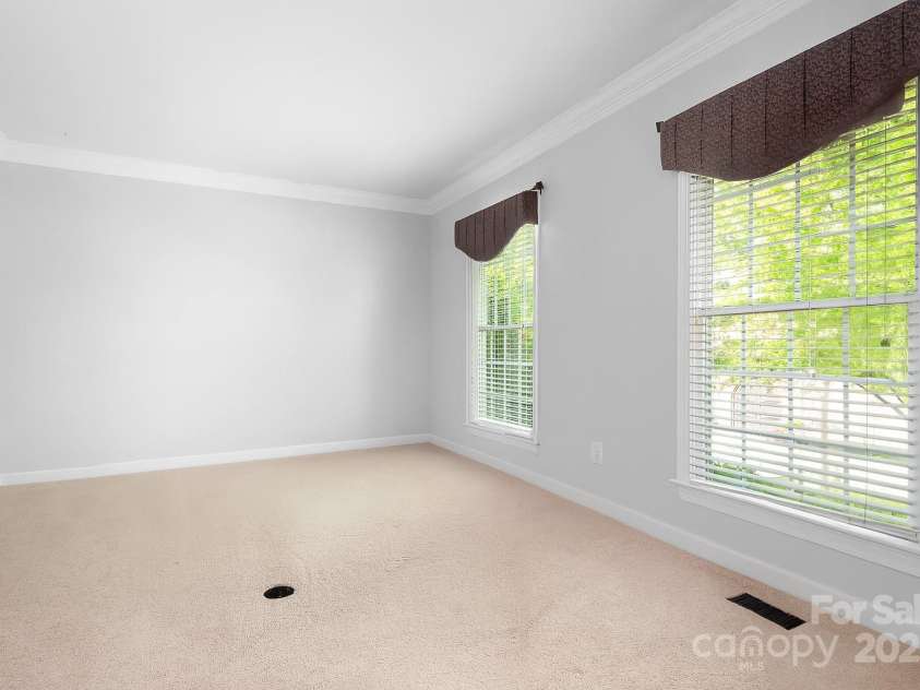 16028 Hallaton Drive, Huntersville, NC 28078.  MLS# CAR4254854, YatesRealty ID 28460. Flex room