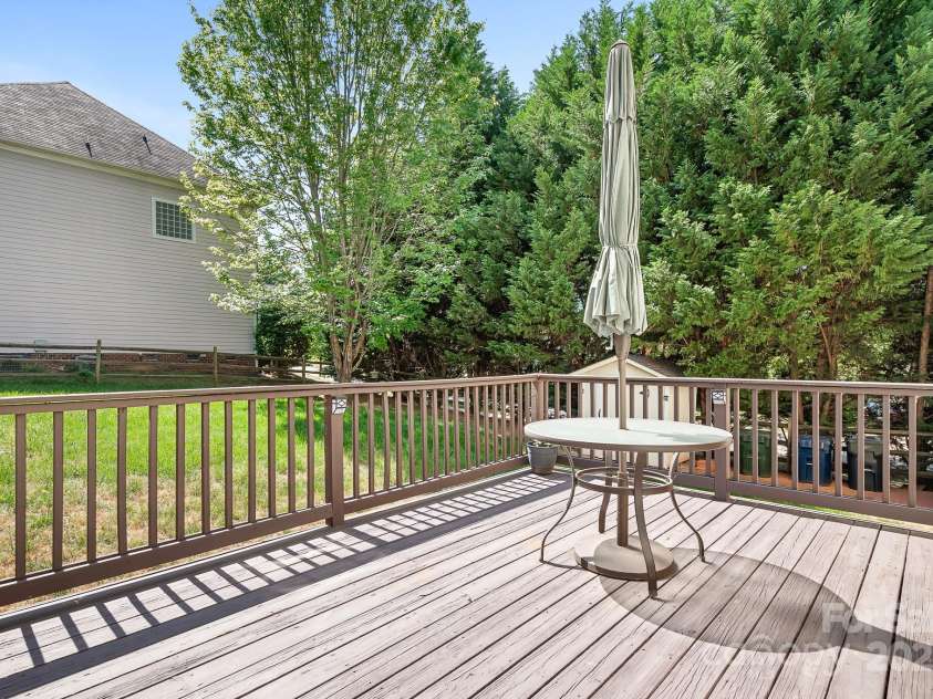 16028 Hallaton Drive, Huntersville, NC 28078.  MLS# CAR4254854, YatesRealty ID 28460. Large deck off the kitchen