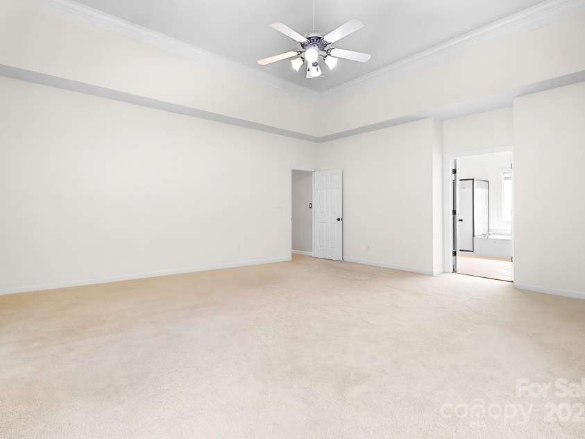16028 Hallaton Drive, Huntersville, NC 28078.  MLS# CAR4254854, YatesRealty ID 28460. Primary bedroom