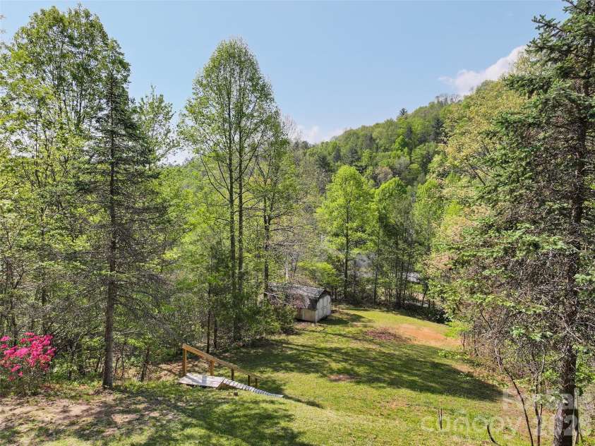 144 Bent Pine Drive, Waynesville, NC 28785.  MLS# CAR4402307, YatesRealty ID 28461. 