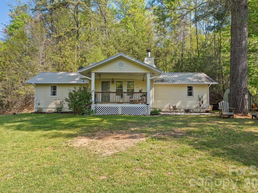 144 Bent Pine Drive, Waynesville, NC 28785.  MLS# CAR4402307, YatesRealty ID 28461. 