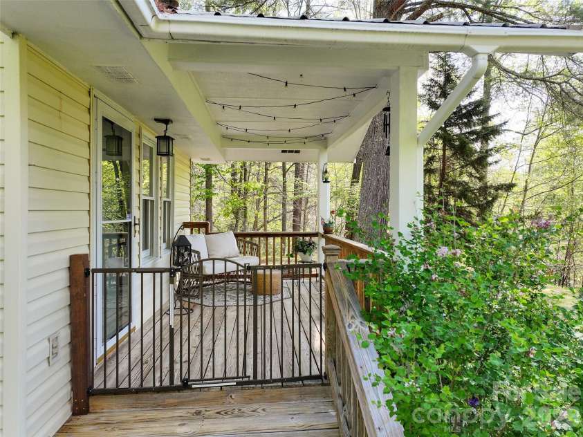144 Bent Pine Drive, Waynesville, NC 28785.  MLS# CAR4402307, YatesRealty ID 28461. 