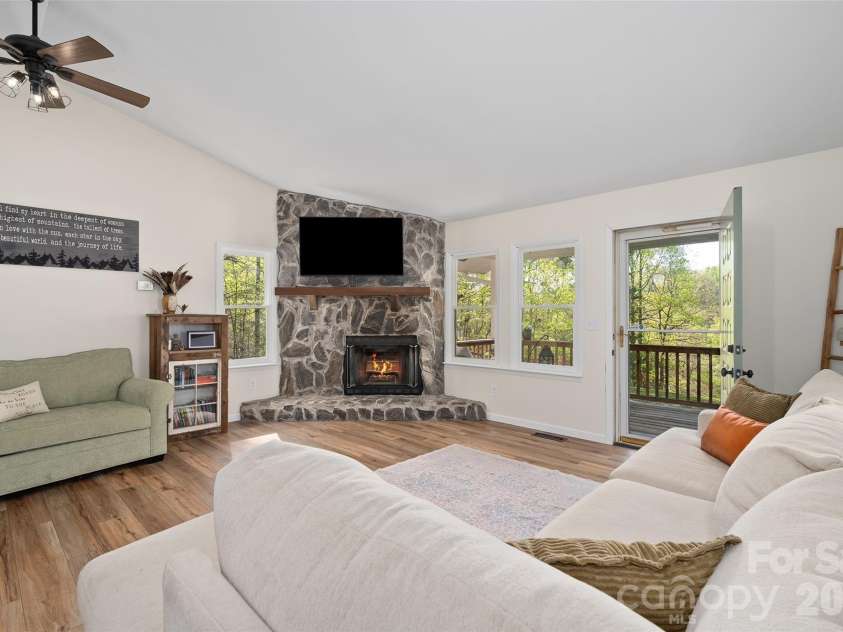 144 Bent Pine Drive, Waynesville, NC 28785.  MLS# CAR4402307, YatesRealty ID 28461. 